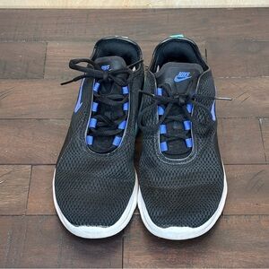 Nike Air Max Motion 2 Women’s Sneakers Size 8 Excellent Condition